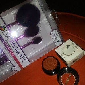 Flawless face brushes